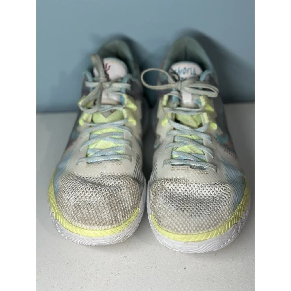 Nike Kyrie Flytrap 5 - 1 World 1 People Basketball Shoes CZ4100-102 Men's Sz 7.5